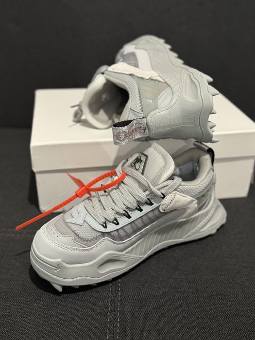 Adidasi OFF-White Odsy