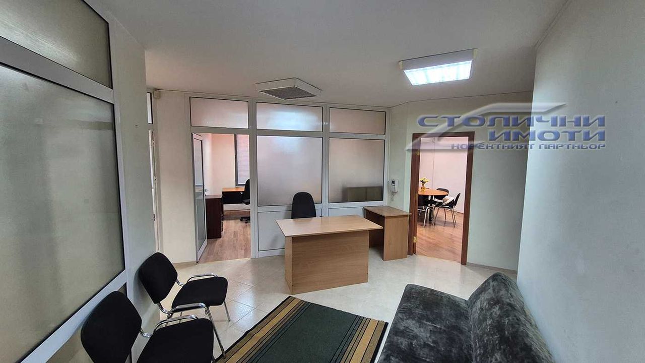 Дава се под наем Офис в София, Център - 100 кв.м за 900 € - Снимка #4