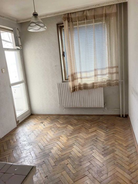 широк център - двустаен