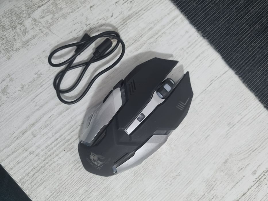 Mouse gaming wireless Free Wolf, Iluminare LED, Negru