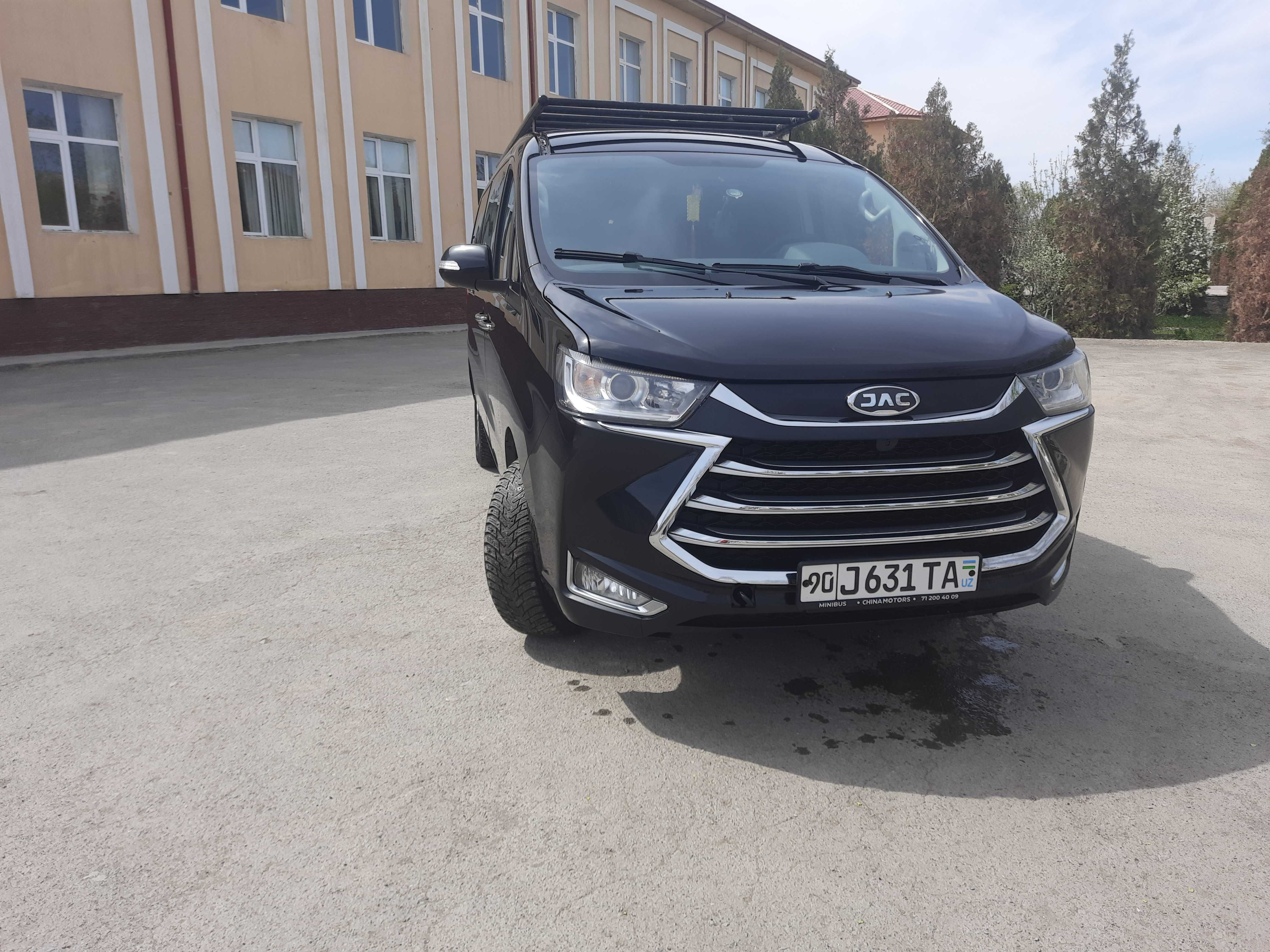 JAC M4 Refine Mikroavtobus