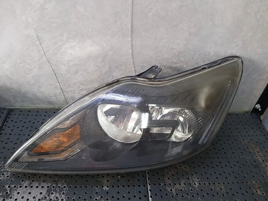 Far stanga ford focus 2 facelift 0077r00hcr 8m5113w030cf