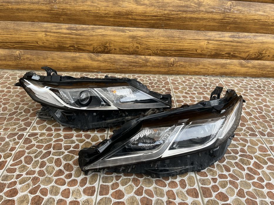 передние пары фар на камри 70 ОРИГИНАЛ в бронепленке состояние нового