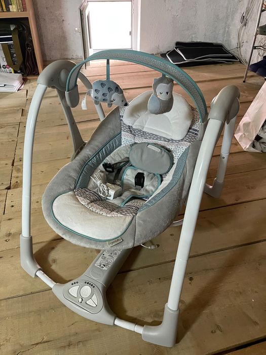 Leagăn bebeluși InGenuity, cu alimentare la priza ori cu baterii