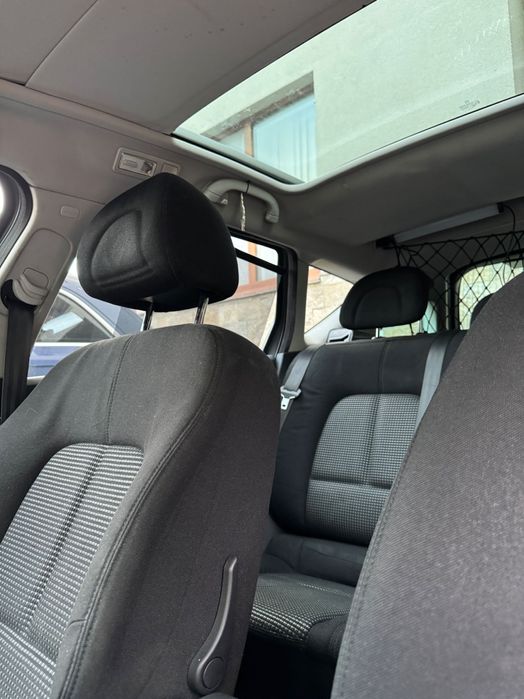 Продавам Peugeot 407