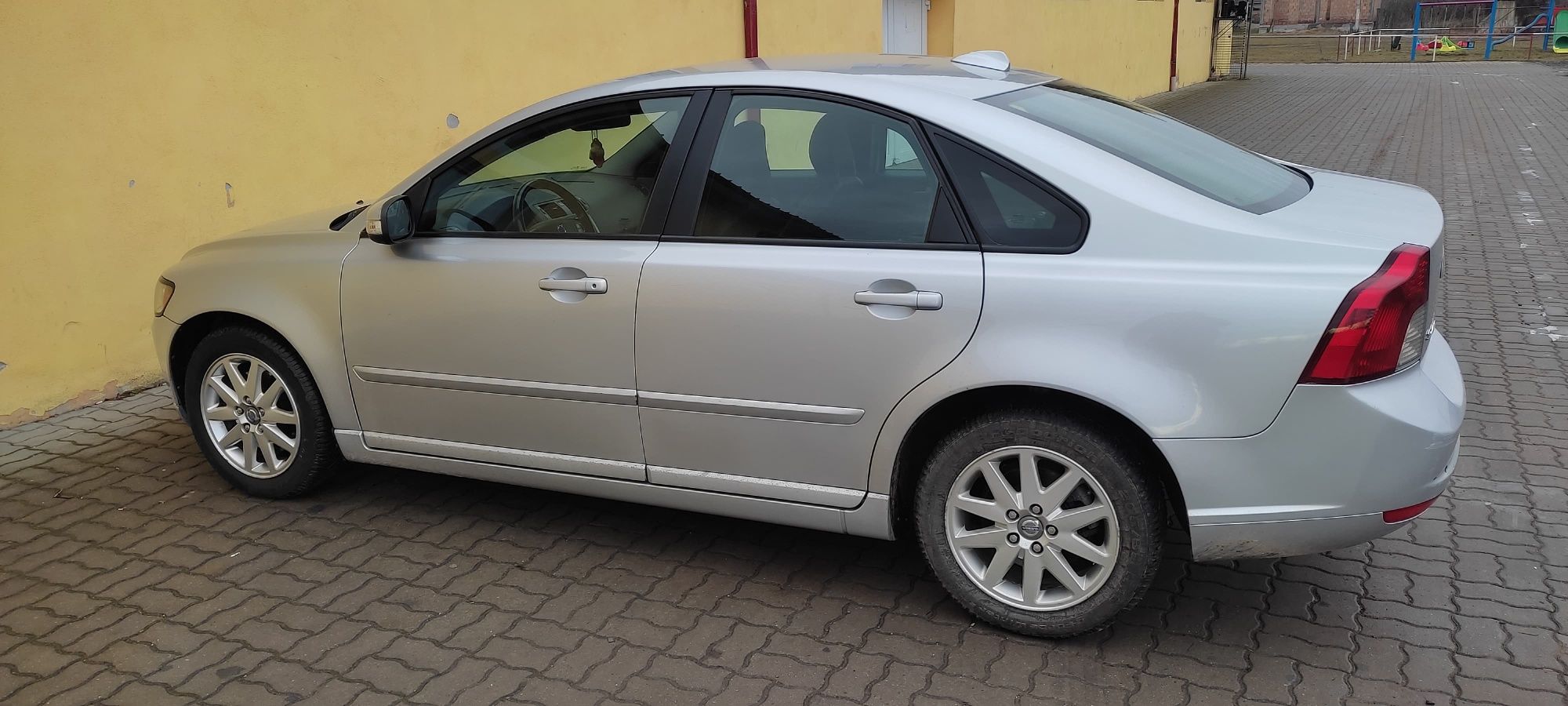 Vând Volvo S40 Facelift 2008, motor 2.0 diesel-MOTOR DEFECT