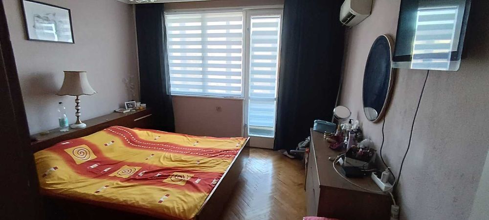 Просторен многостаен апартамент с три тераси и опция за гараж