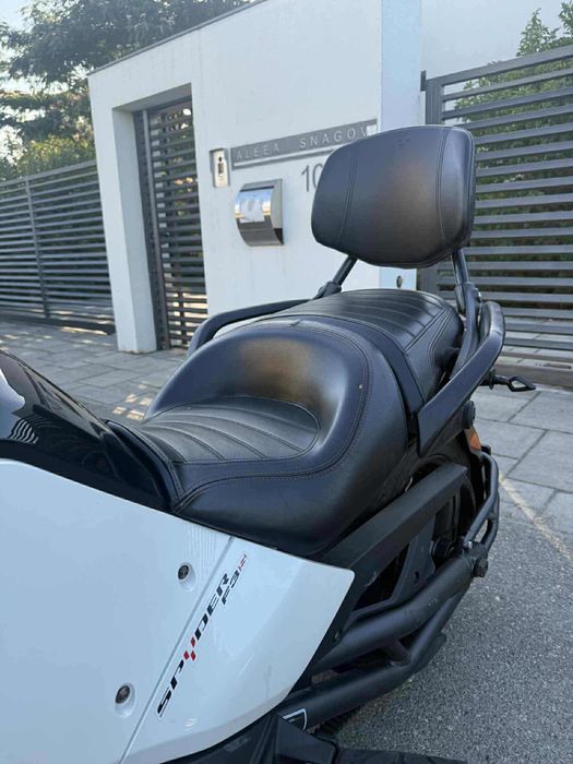 canam spyfder f13