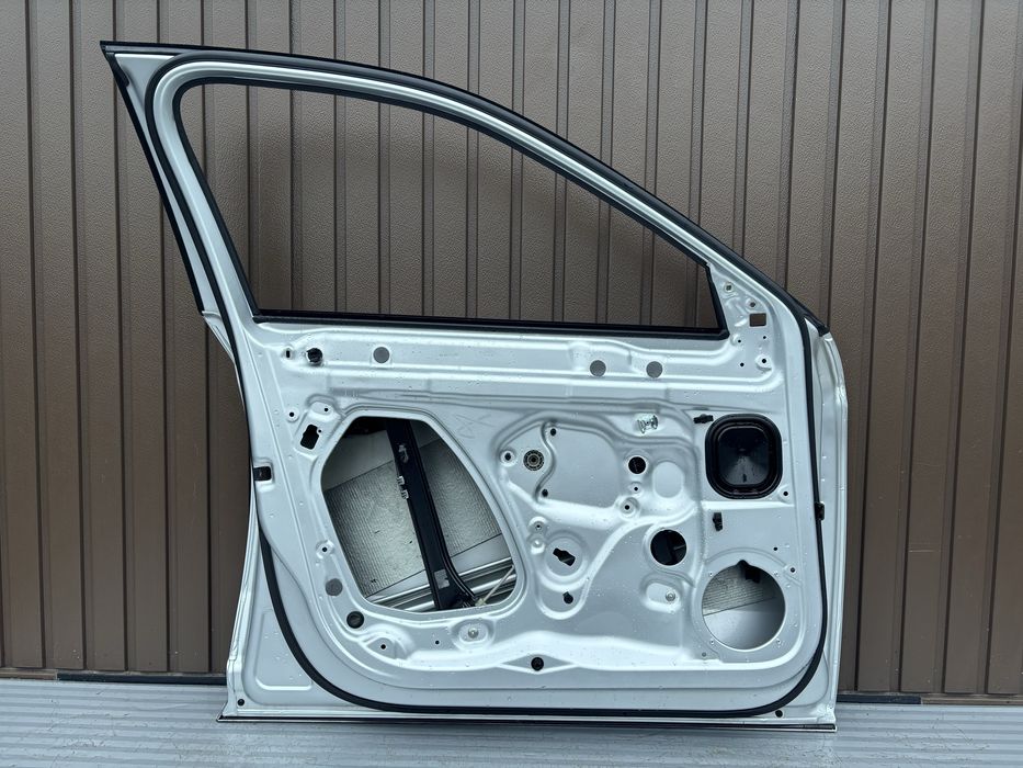 Usa st fata Skoda Superb 3 cod de culoare LA7W 2015-2020