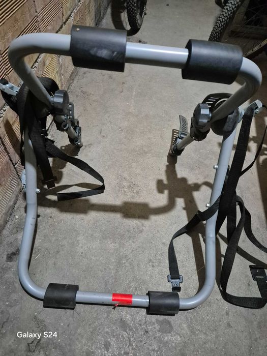 Продавам стойка за колело.