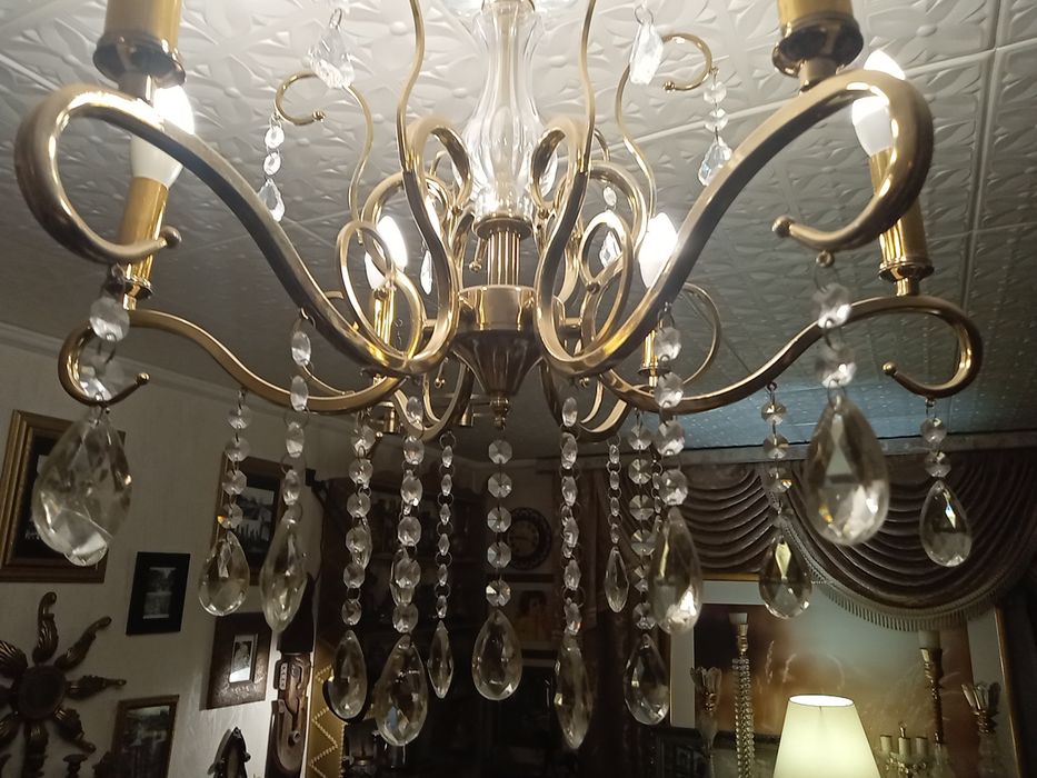 Люстры от 1000тг до 10000тг . Смотрите внимательно