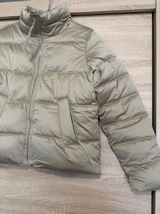 Бежаво яке пухено размер S Reserved носено веднъж