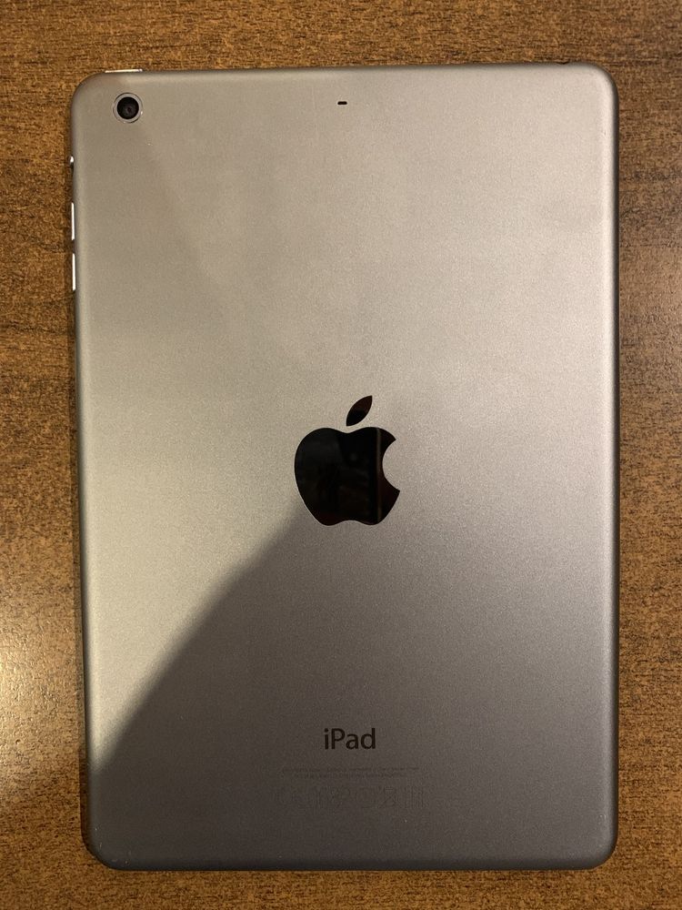 iPad mini 2, 16GB, чист iCloud