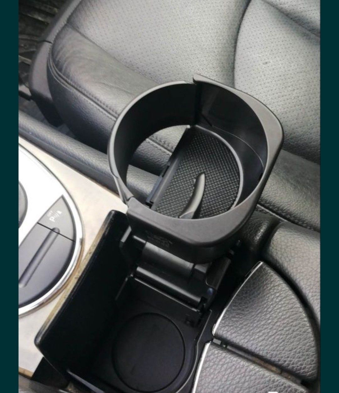 Поставка стойка за чаши ( cup holder) за Мерцедес  W211, W219 - НОВИ