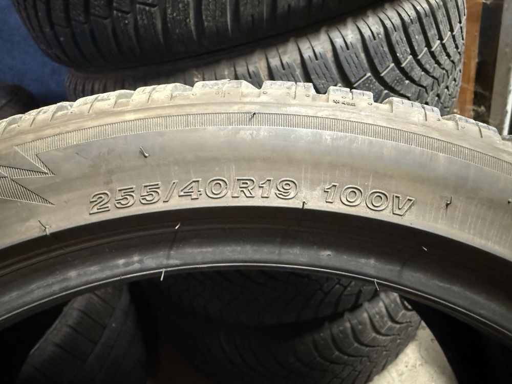Bridgestone 255/40/19