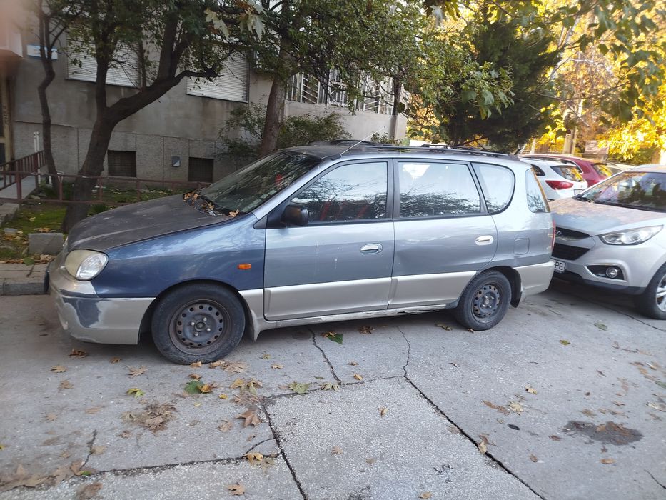 продавам  киа каренс