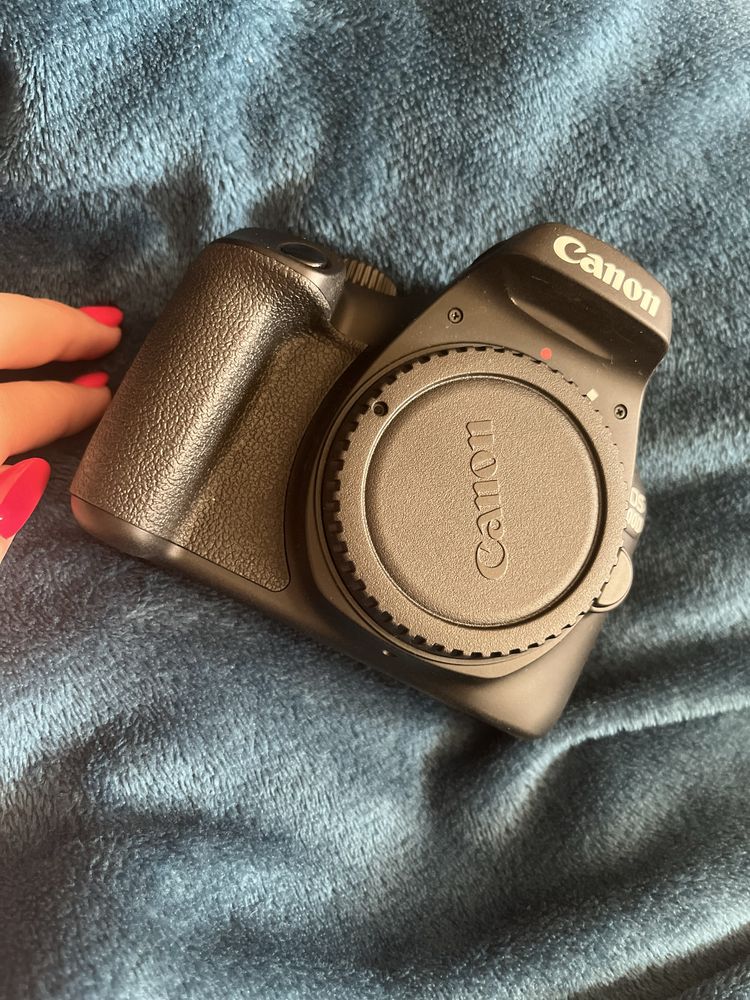Canon EOS 4000D фотоапарат