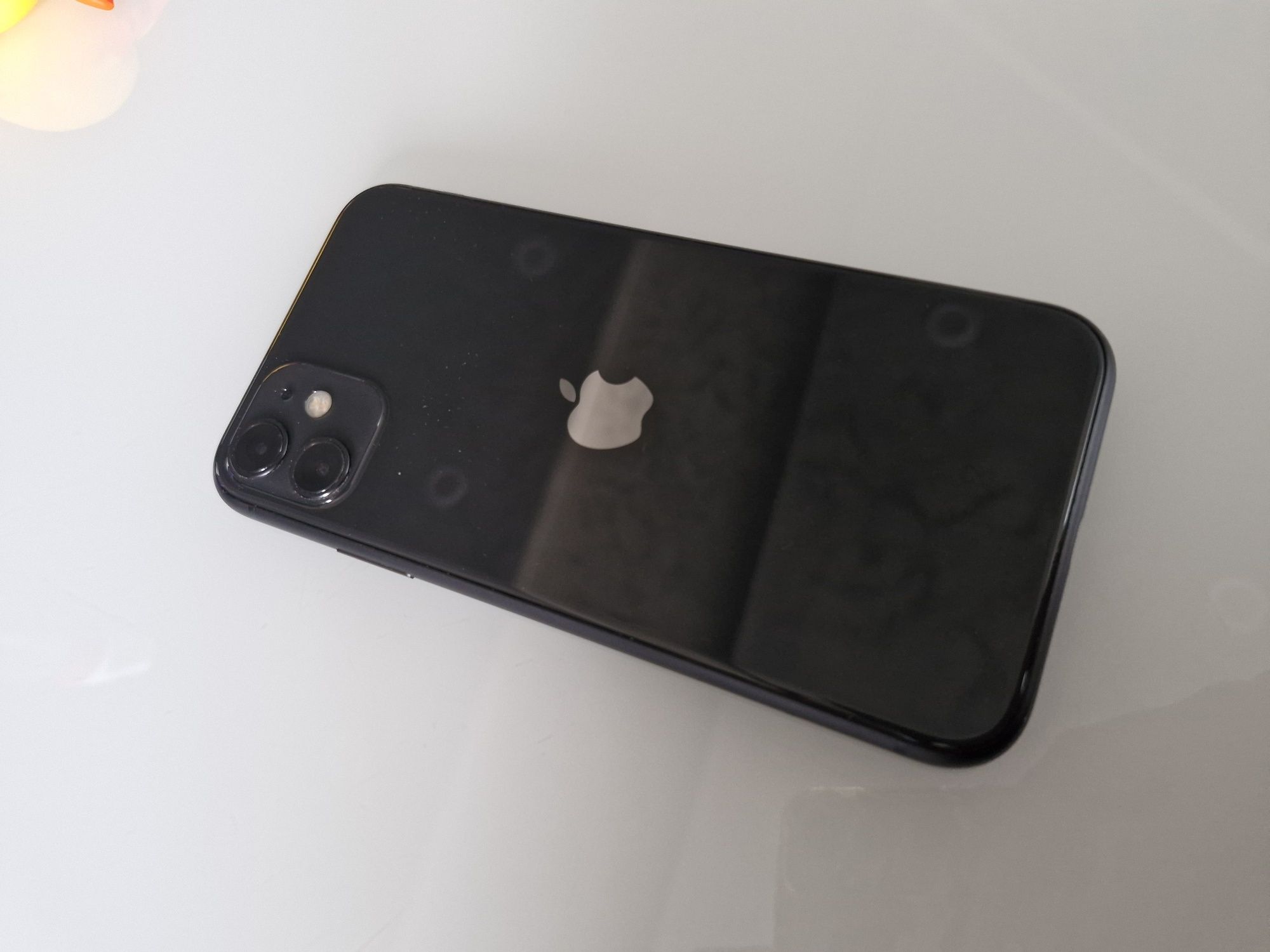 IPhone 11 + калъфи и протектори