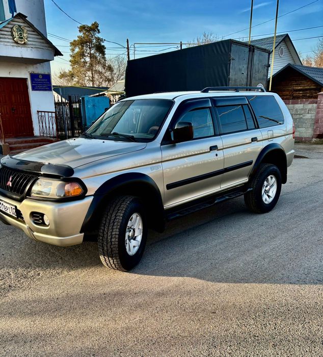 Продам Мицубиси Монтеро спорт