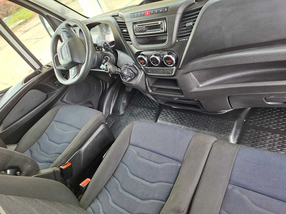 Leasing cu rata 408 euro > iveco BOX cu LIFT 750 KG motor 3000