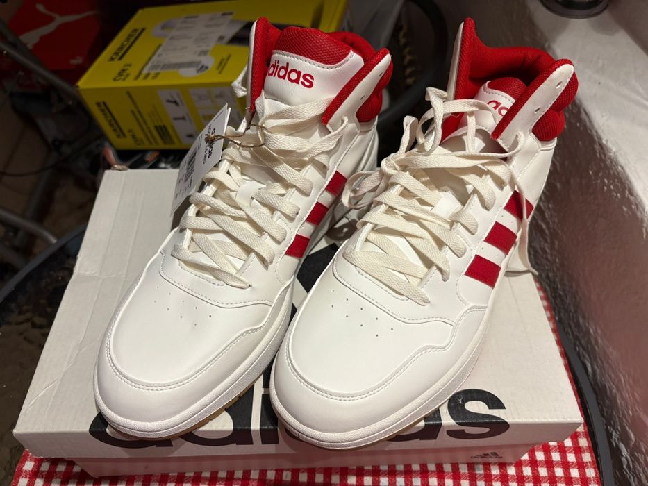 Adidasi Adidas noi, mărimea 45 1/3