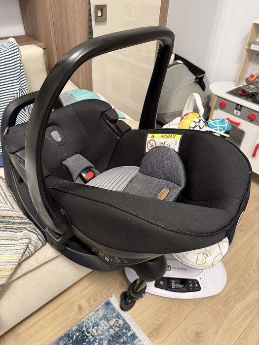 Scoica cu baza isofix ,Chicho foarte putin folosita.