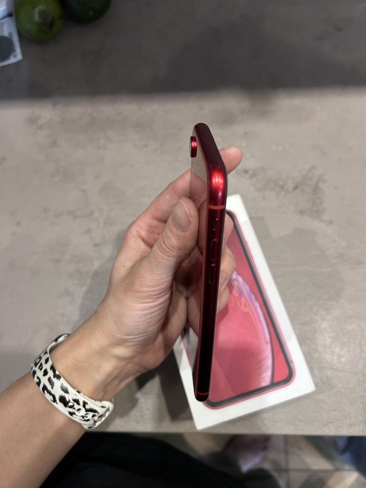 iPhone XR red айфон