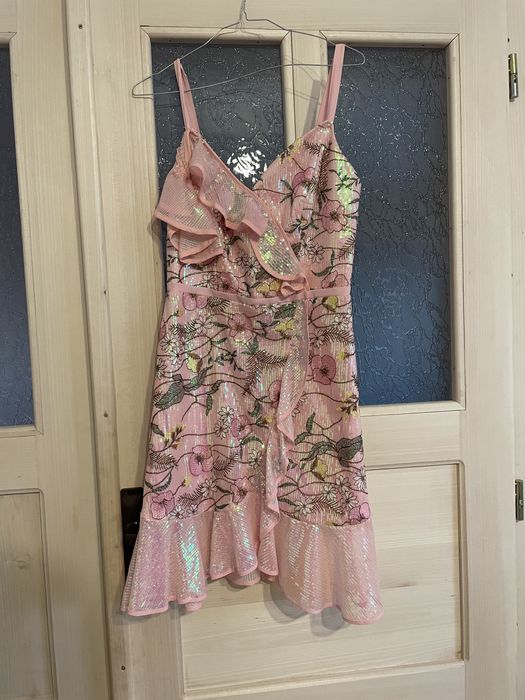 Rochie roz cu paiete