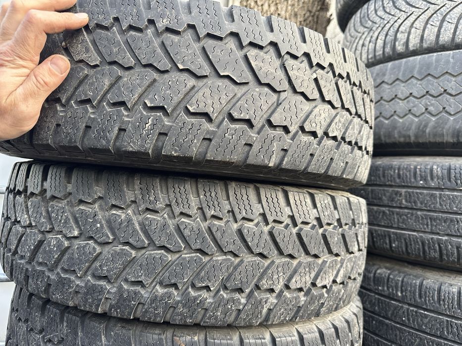 4бр зимни гуми Petlas 205/75/16c ПЕРФЕКТНИ