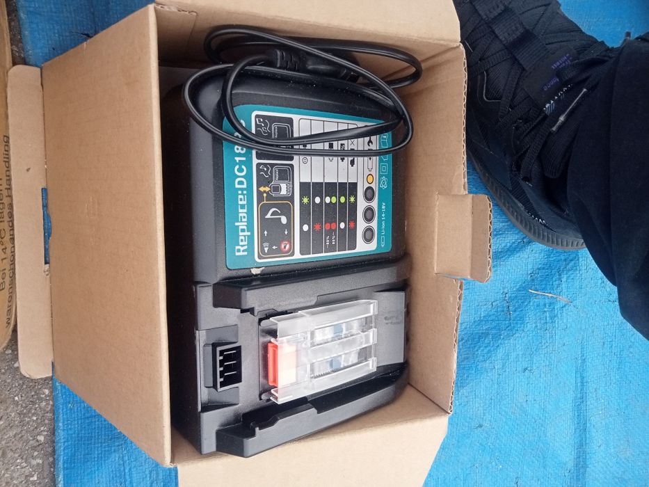 Încărcător Makita 18v