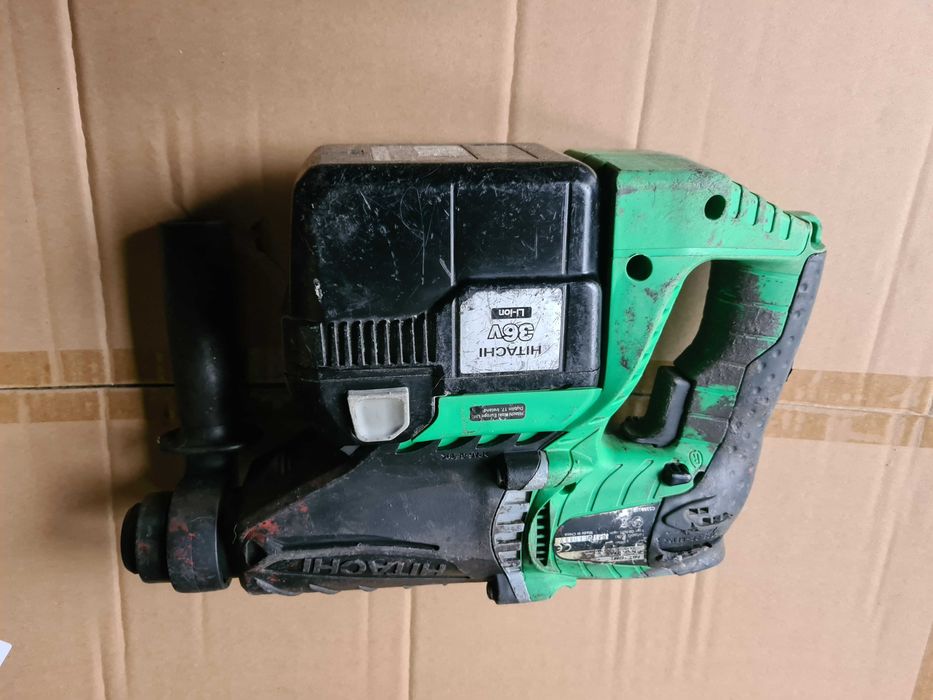 HITACHI Ciocan Rotopercutor  36 v plus acumulator
