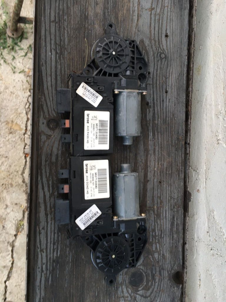 Motoras Macara Stanga Dreapta Fata Peugeot 307