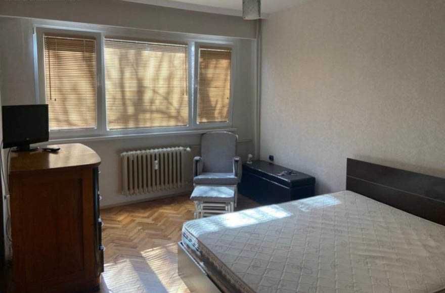 Дава се под наем Тристаен апартамент в София, Стрелбище - 76 кв.м за 675 € - Снимка #2