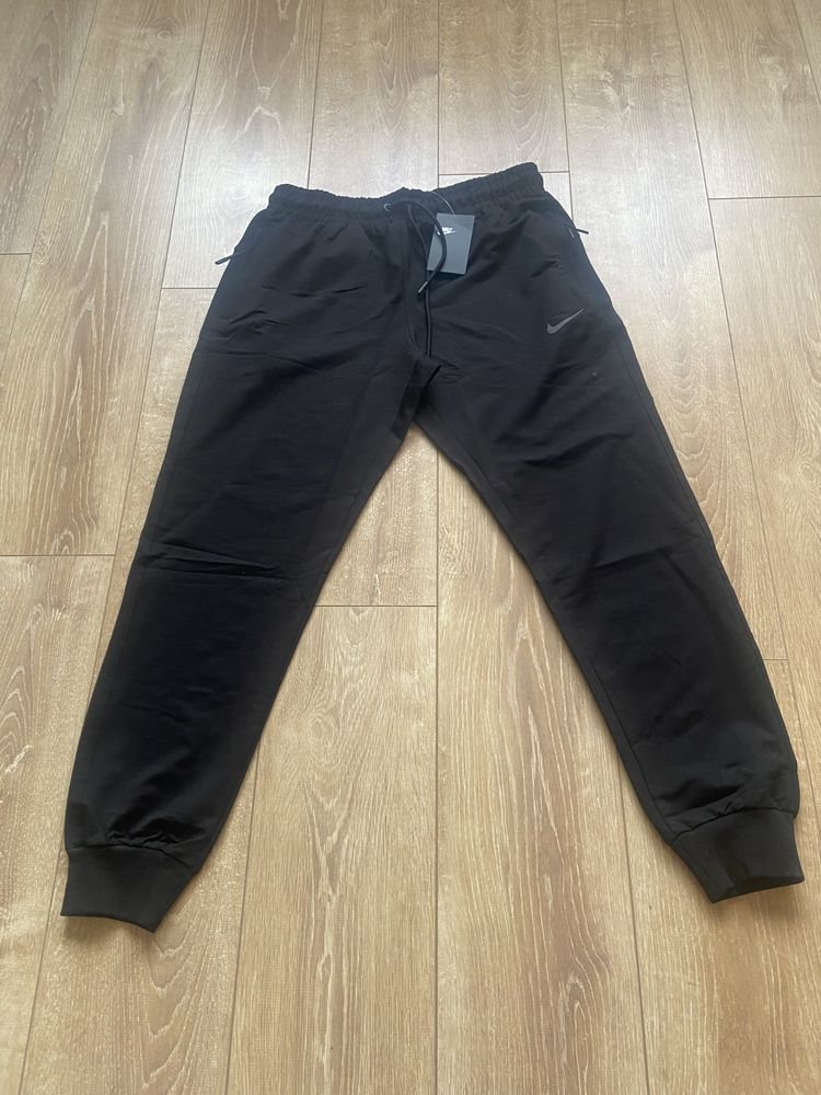 Pantaloni Trening Nike marimea M,L,XL,XXL