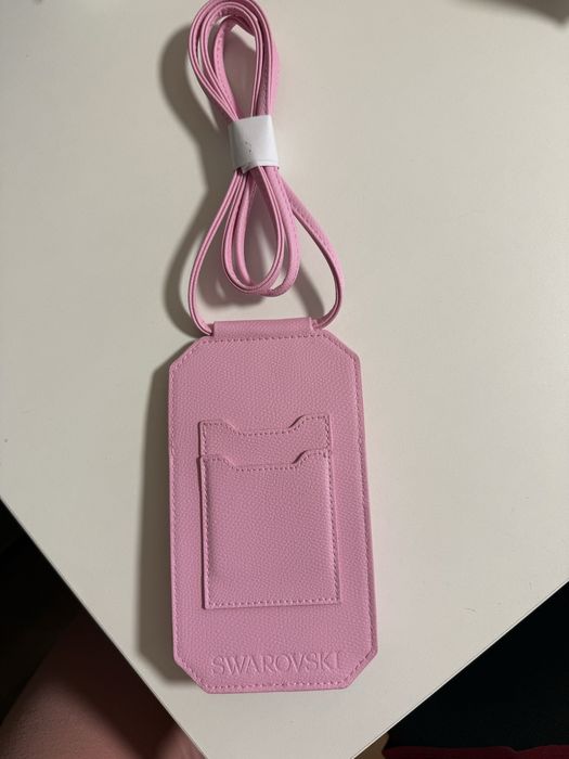 Калъв с връзка за телефон swarovski