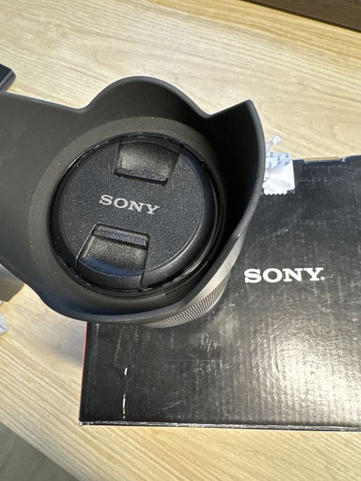 Obiectiv foto mirrorless Sony FE 28-70mm F3.5-5.6 OSS