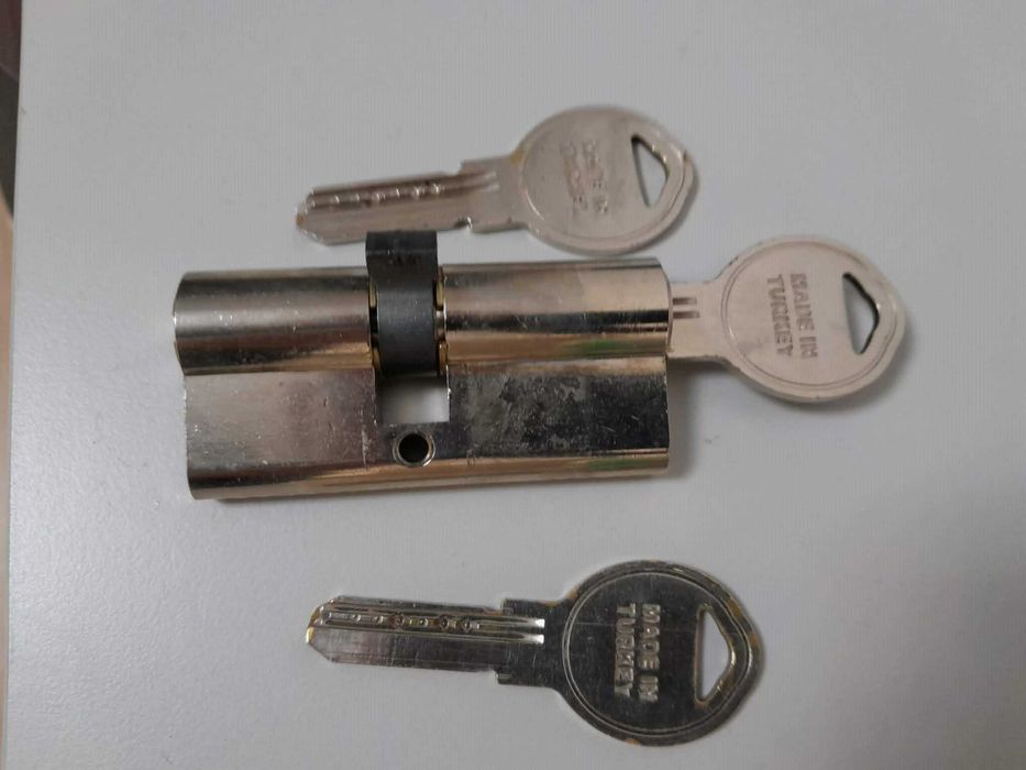 Секретен патрон DAF за врата с 3 ключа