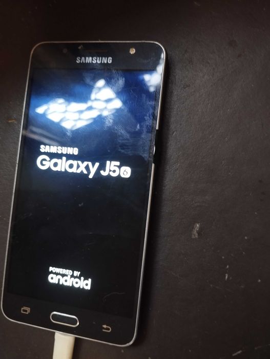 Продам Samsung Galaxy J5