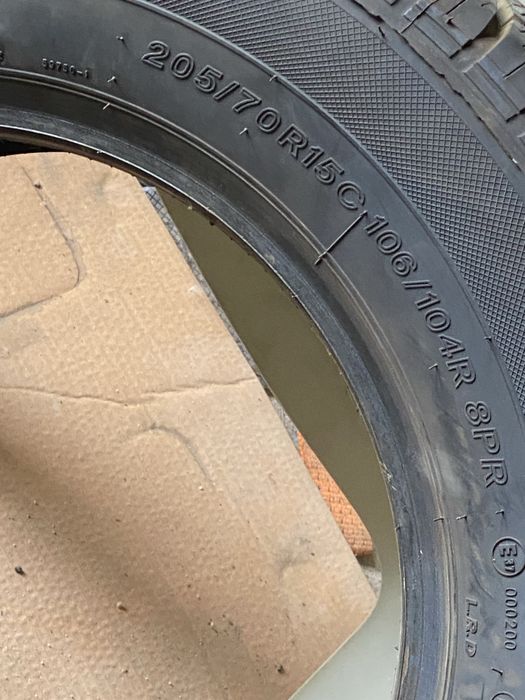 Гуми за бус Lassa  205/70/R15