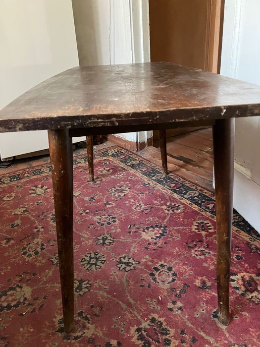 Стол журнальный Румвния дерево б/у Мирабад