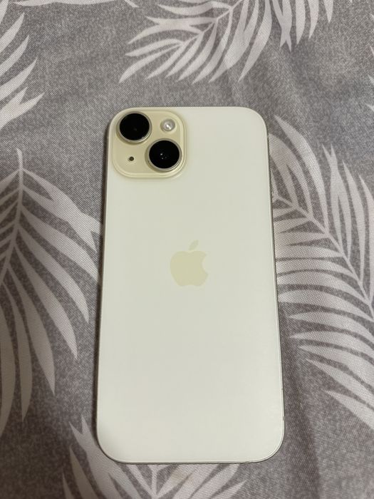 Iphone 15, în stare foarte bună + cadou husă
