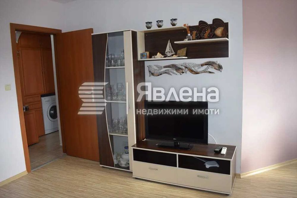 Продава 2-ст., гр. Ахтопол, Център