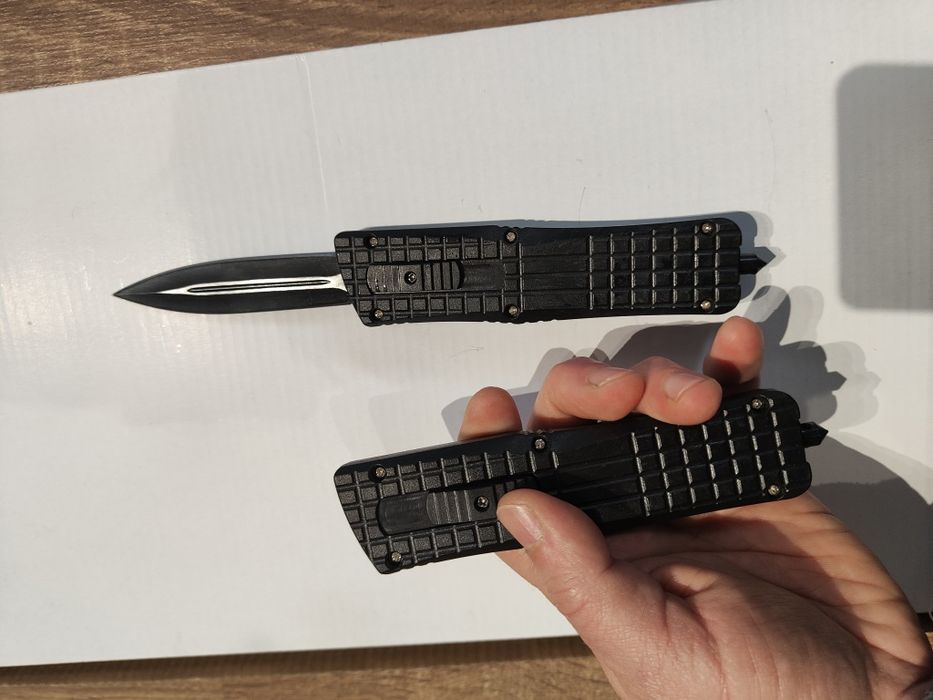 Cuțit cu buton Microtech Combat 23cm cu dispozitiv de spart geamuri