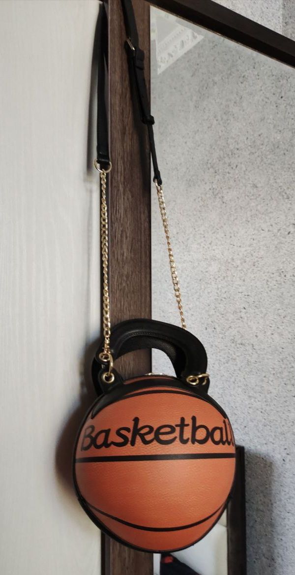 Оригинальная сумочка в виде баскетбольного мяча