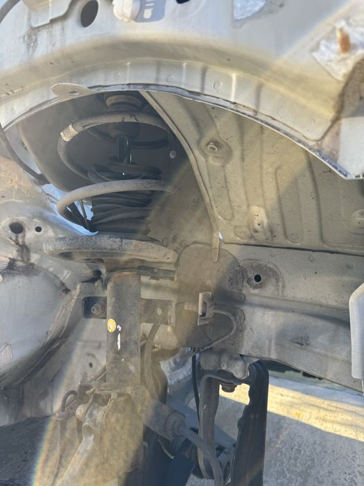 Fuzeta fata amortizor complet cu arc flansa Renault Clio 4 2013-2020