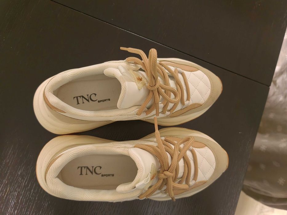 Дамски спортни маратонки 39 номер