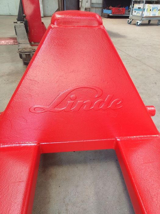 Палетна количка LINDE M25