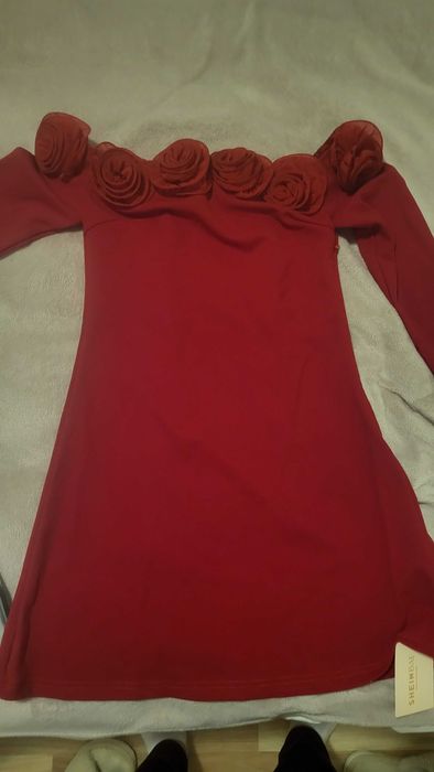 Дамска рокля, червена, отговаря на размер S