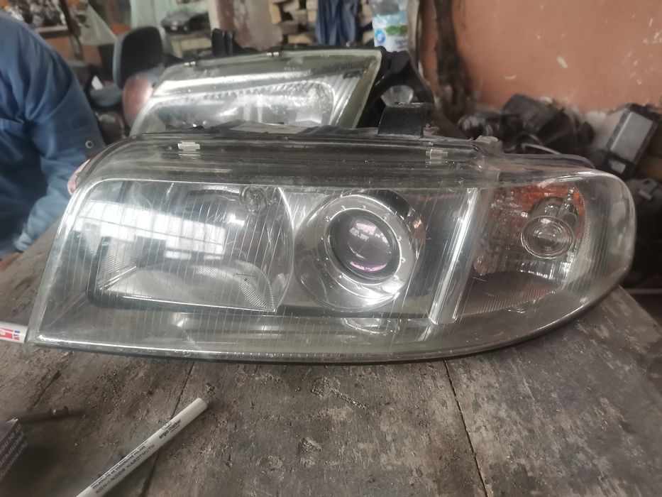 Оргинален Ляв фар за audi a4 b5