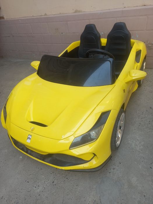 Ferrari F8 Sotiladi
